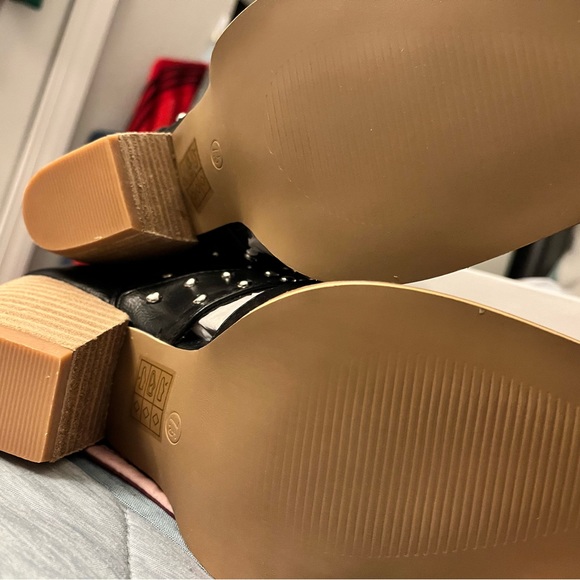 NWT Beast fashion cutout boots - Picture 6 of 8